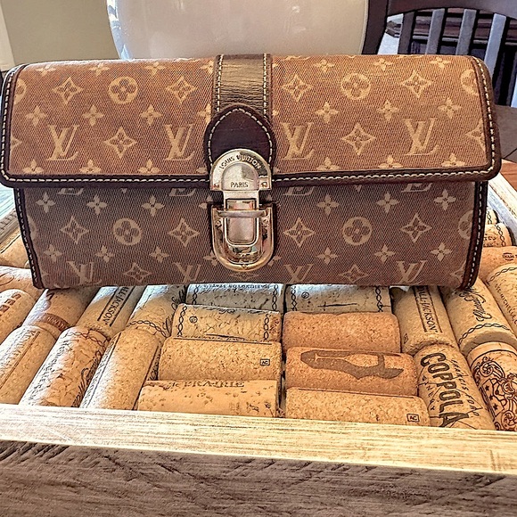 Louis Vuitton Tan Canvas & Leather Monogram Wallet - Picture 1 of 12